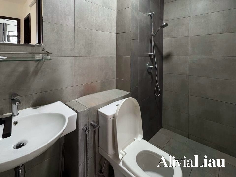 K Avenue property photo 7