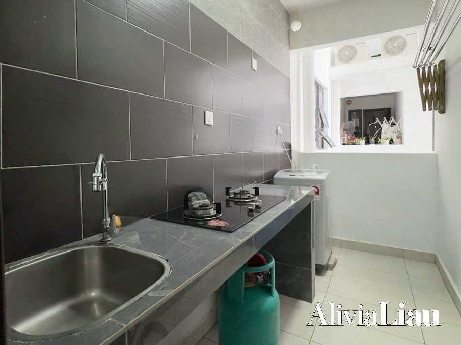 K Avenue property photo 8