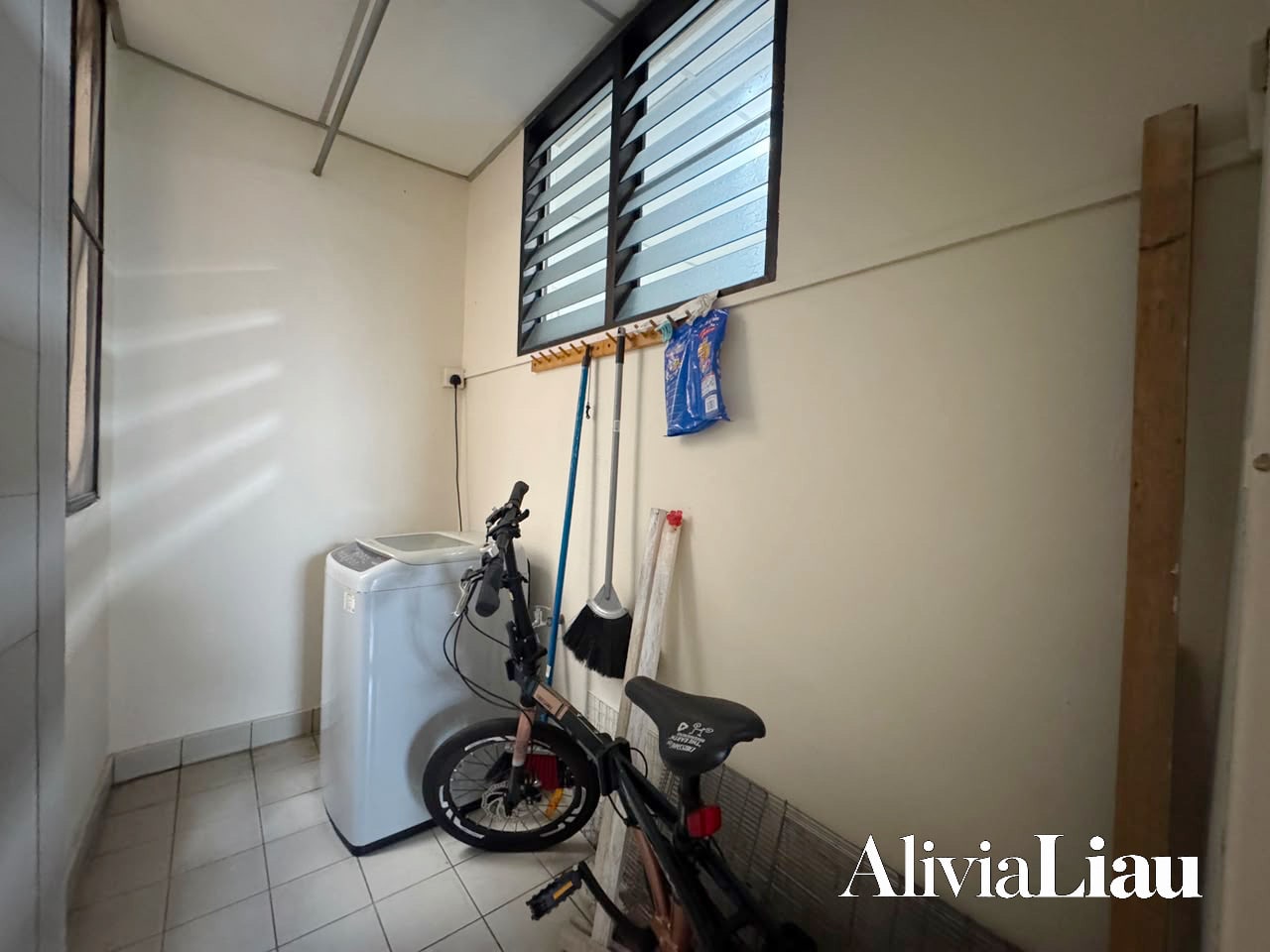 Likas Court property photo 2