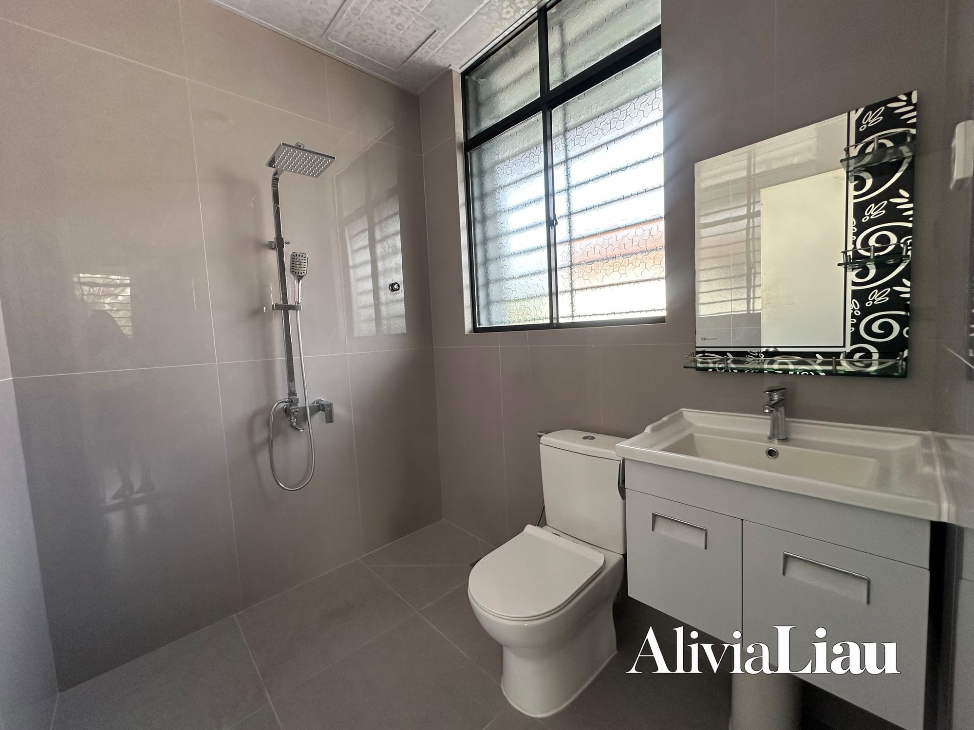 Likas Bungalow property photo 11
