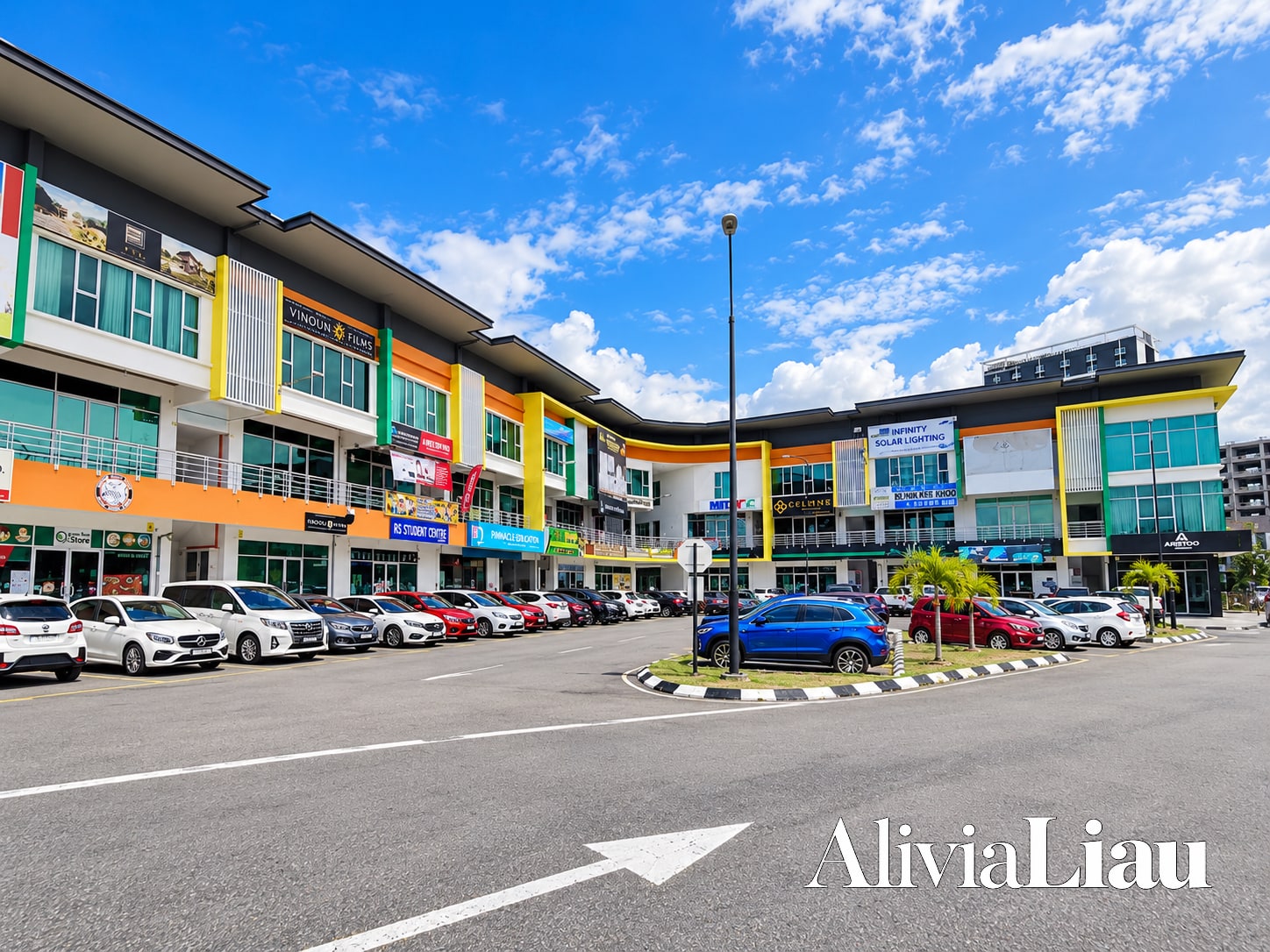 iPlaza, Penampang
